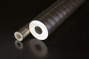 Bronse_Emnerør_1276x850_sort.jpg Bronse_Emnerør_1276x850_sort.jpg