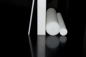 Plast hvit bolt og plate PA og POM 1276x850 Plast hvit bolt og plate PA og POM 1276x850